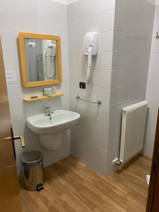 Ceniga Hotel Garni Delle Rose المظهر الخارجي الصورة
