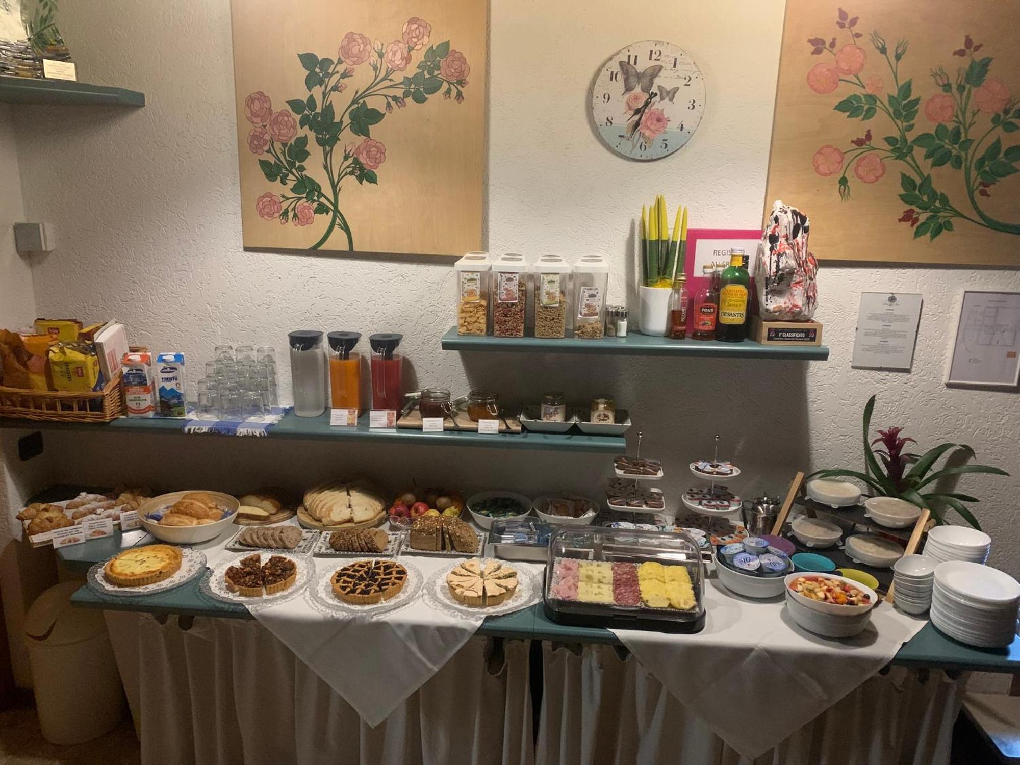 Ceniga Hotel Garni Delle Rose المظهر الخارجي الصورة