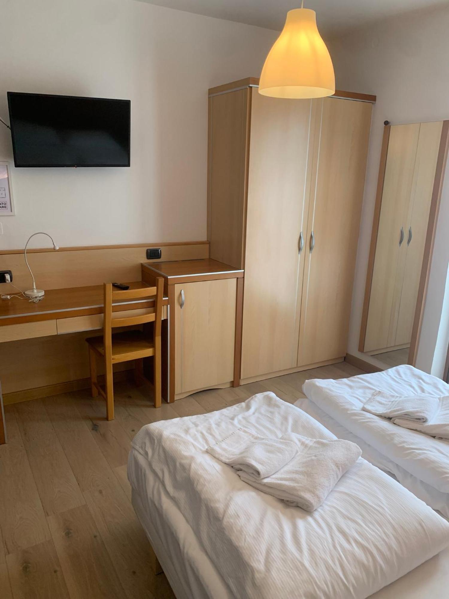 Ceniga Hotel Garni Delle Rose المظهر الخارجي الصورة
