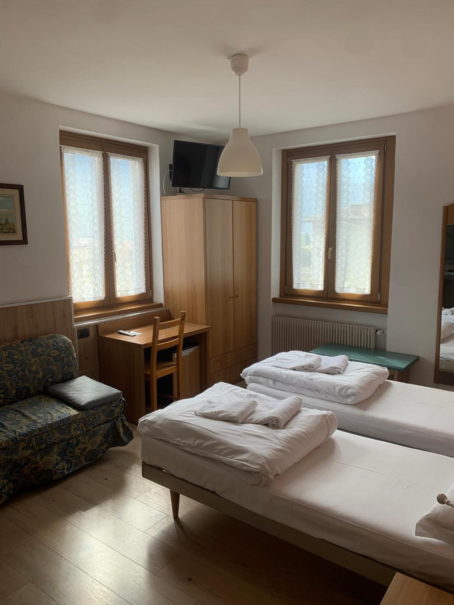 Ceniga Hotel Garni Delle Rose المظهر الخارجي الصورة