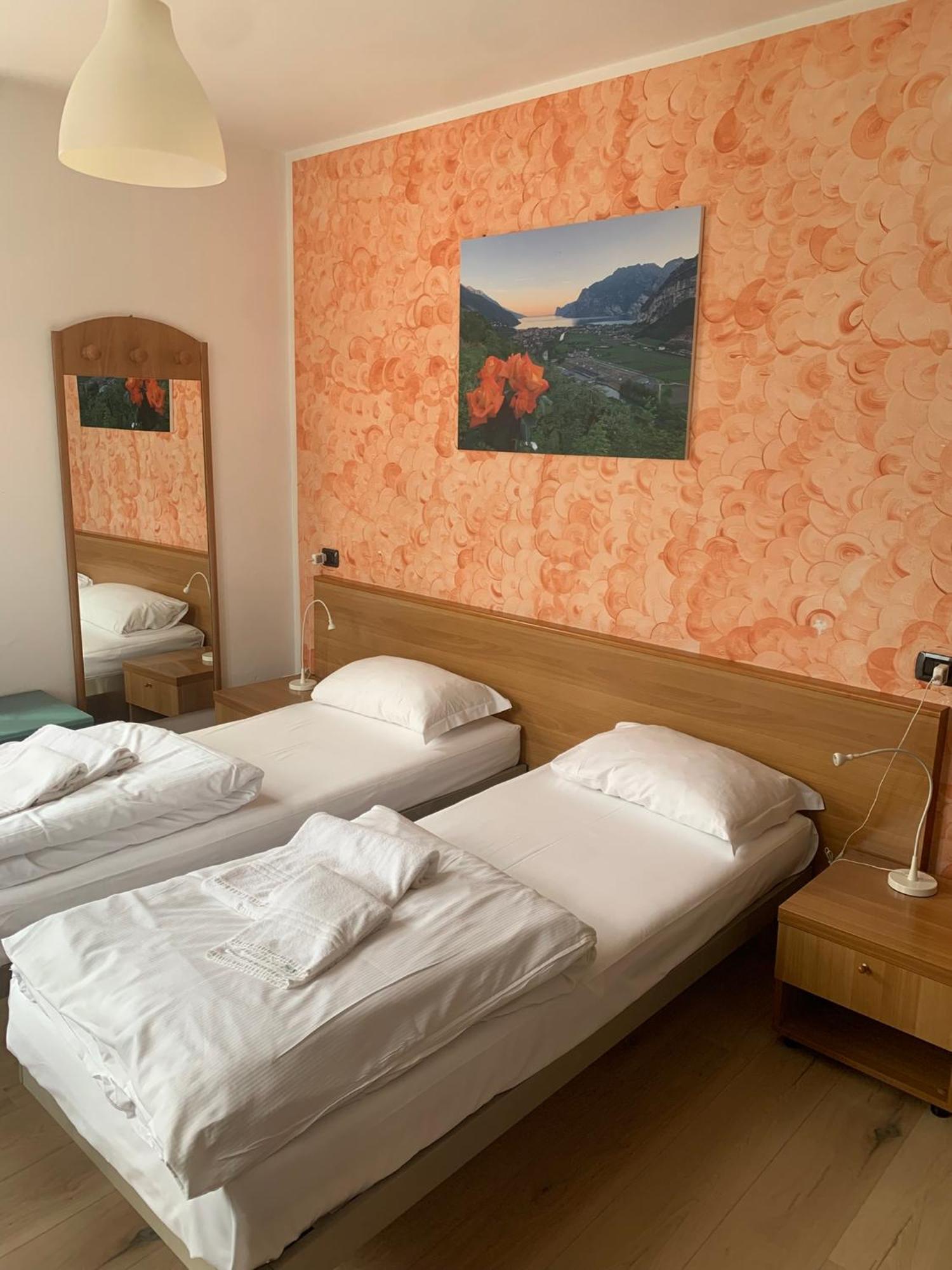 Ceniga Hotel Garni Delle Rose المظهر الخارجي الصورة