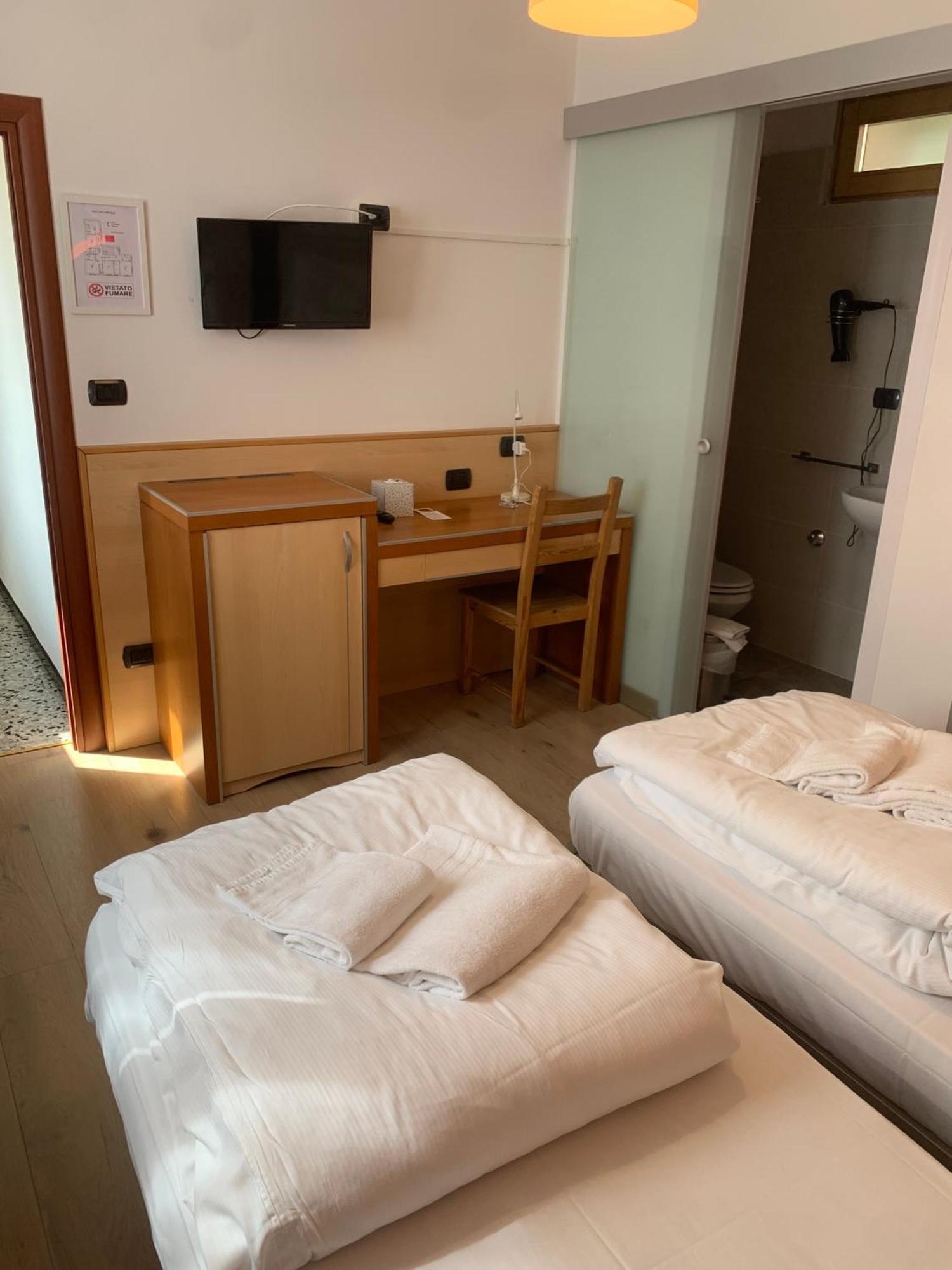 Ceniga Hotel Garni Delle Rose المظهر الخارجي الصورة