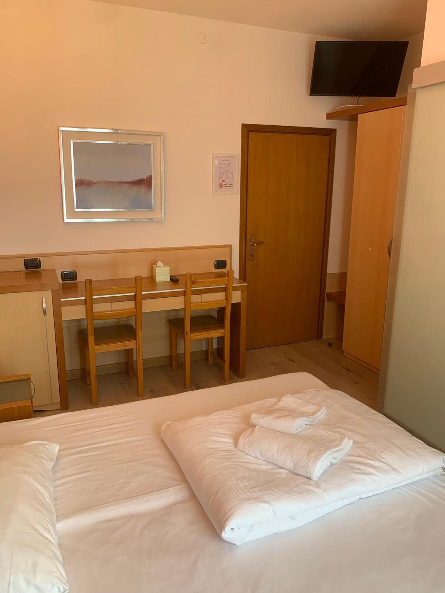 Ceniga Hotel Garni Delle Rose المظهر الخارجي الصورة